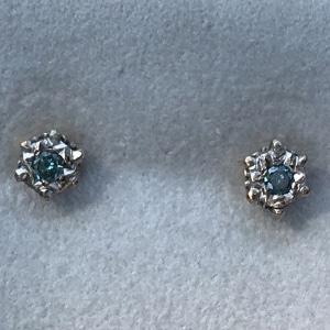 0416 9 ct white gold blue zircon EARRINGS
