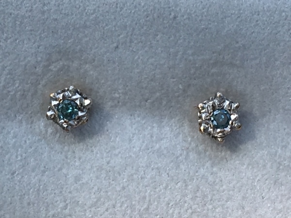 0416 9 ct white gold blue zircon EARRINGS